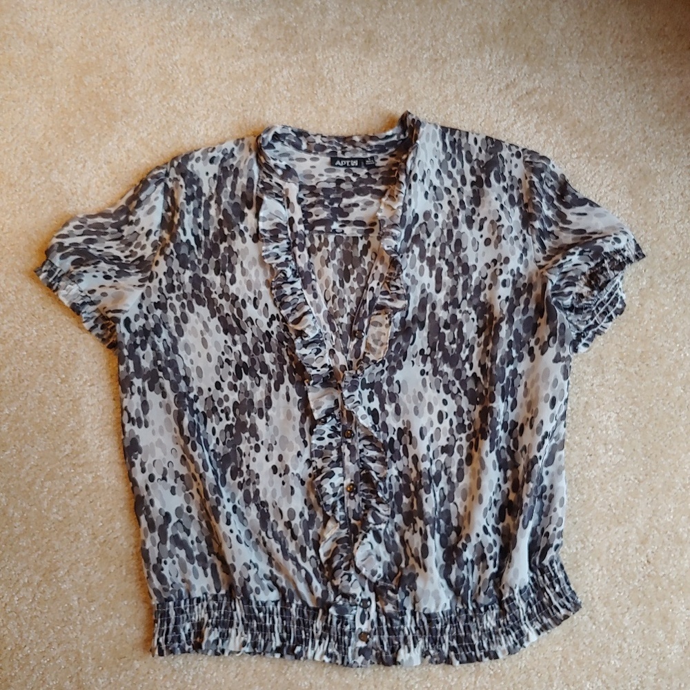 Nwot Apt 9 women's gray black & white blouse